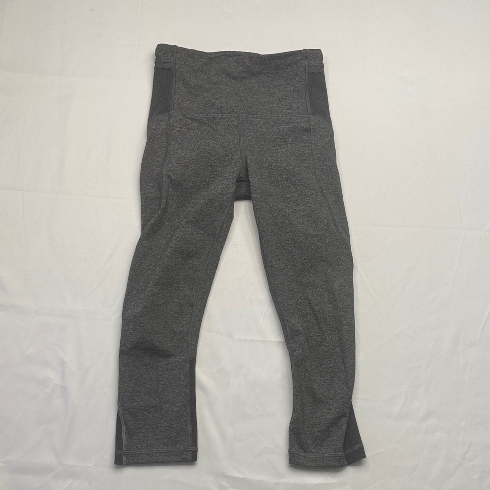 Lululemon Free Runner Crop Heathered Black Gray running leggings size 2 cropped